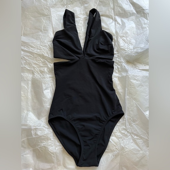 ARAKS ursa cutout one piece in black, size S - Picture 5 of 8
